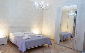 238 Holiday House